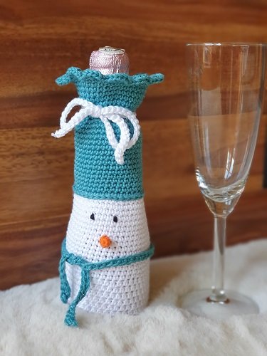 Blog-Inhaltsbild für 'Kostenlose Häkelanleitung Mini Sektflaschenanzug'