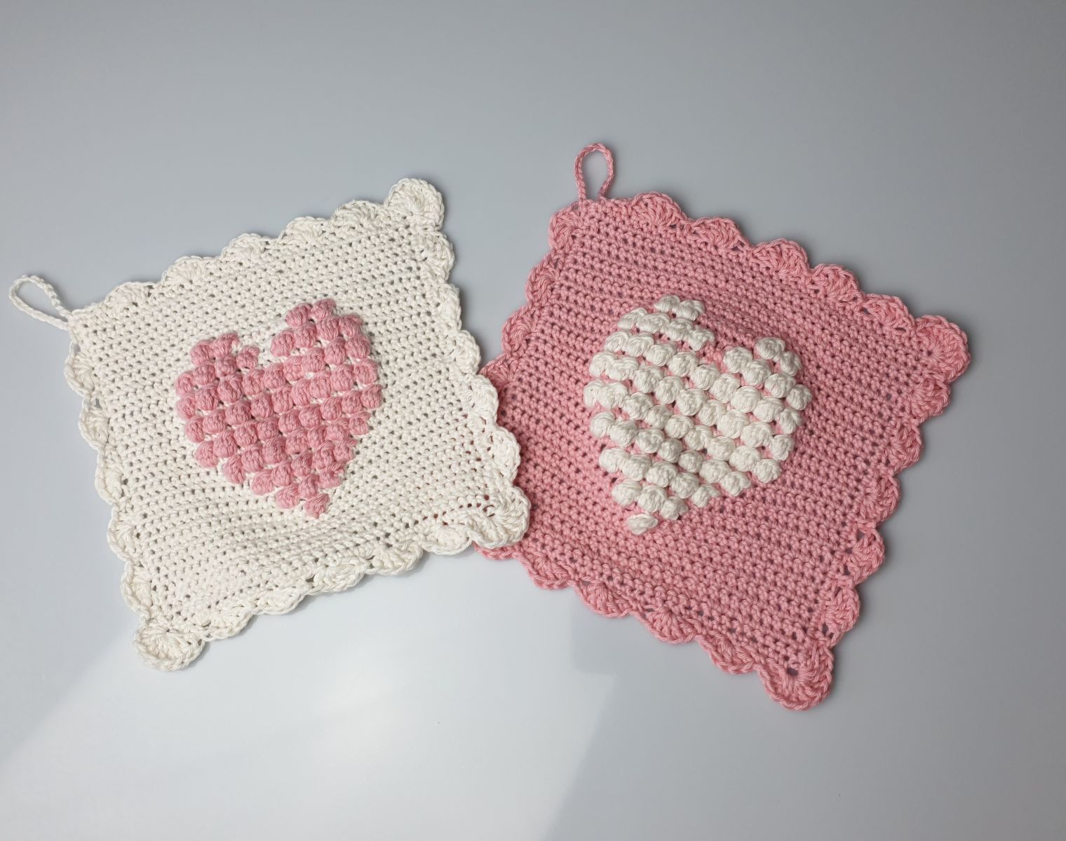Blog content image for 'Free crochet pattern heart potholders'