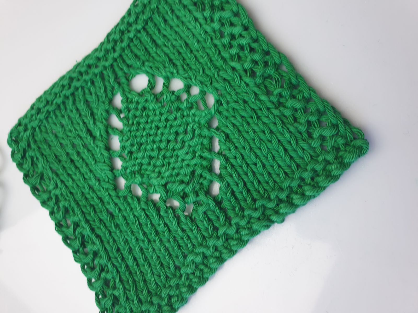 Blog-Inhaltsbild für 'Gratis Anleitungen für Strick patches nr 8-15 für eine Patchwork Decke'