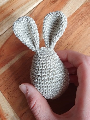 Blog-Inhaltsbild für 'Kostenlose Häkelanleitung Häschen Dekoration'