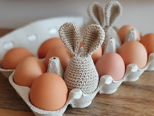 Blog-Inhaltsbild für 'Kostenlose Häkelanleitung Häschen Dekoration'