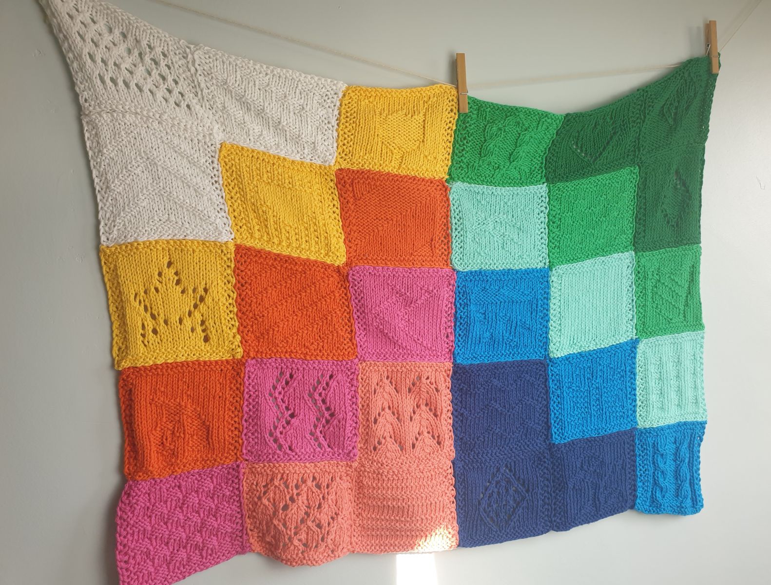 Blog-Inhaltsbild für 'Gratis Strickanleitung Patches Nr 26 - 30 für die Patchwork Decke'