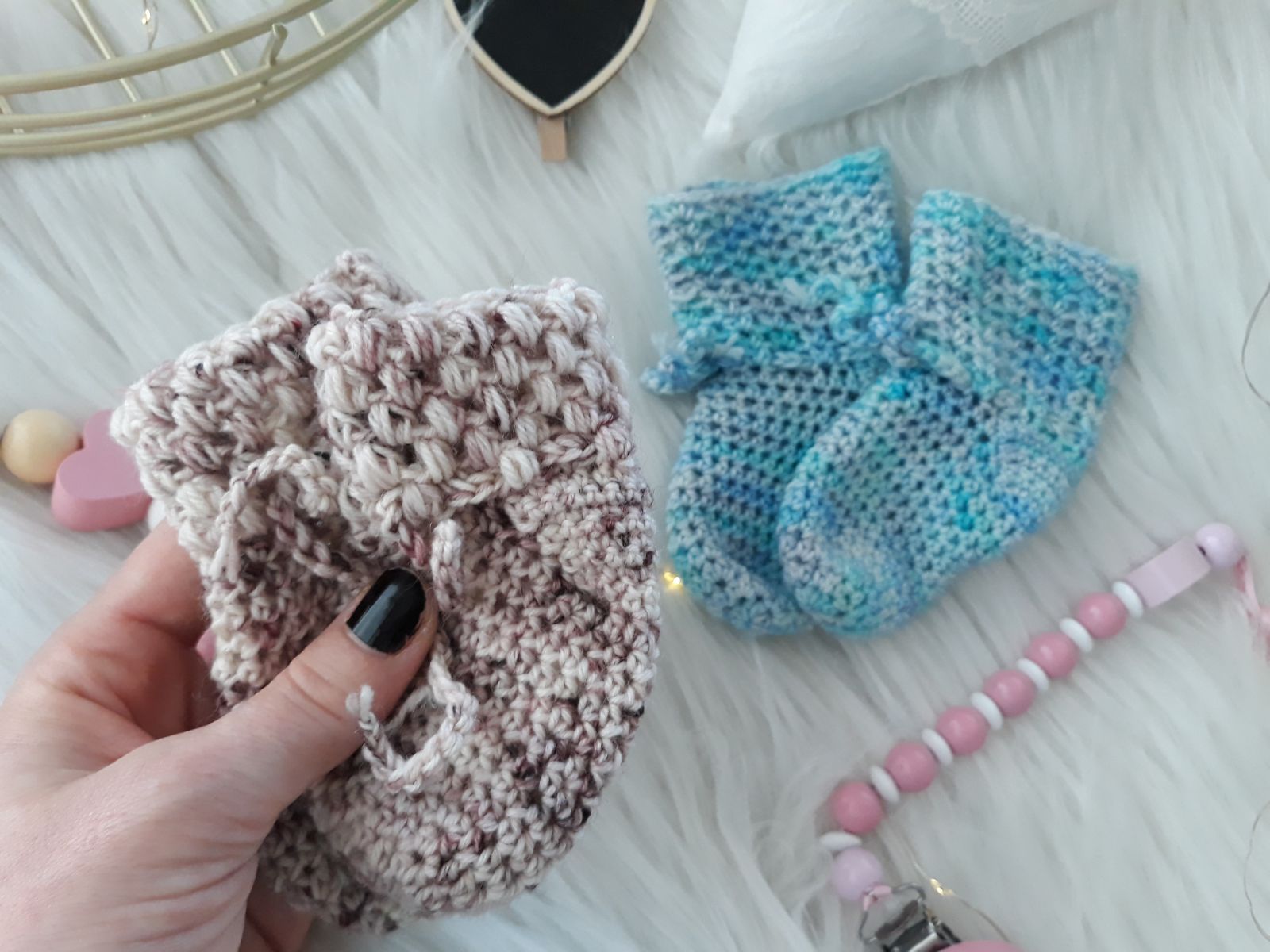 Blog-Inhaltsbild für 'Babysöckchen, kostenlose Häkelanleitung'