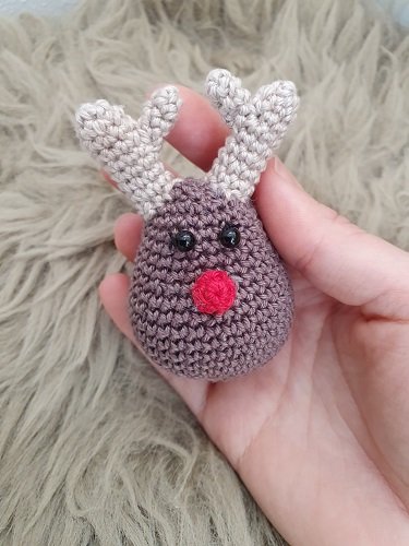 Blog-Inhaltsbild für 'Kostenlose Häkelanleitung Rentier Anhänger'