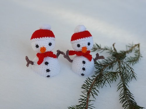 Blog-Inhaltsbild für 'Kostenlose Häkelanleitung für den Schneemann "Frosty"'