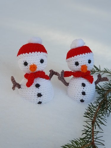 Blog-Inhaltsbild für 'Kostenlose Häkelanleitung für den Schneemann "Frosty"'