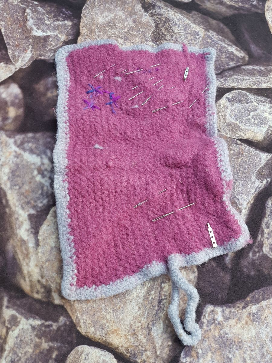 Blog-Inhaltsbild für 'Praktisches Nadelbuch aus Filzresten'