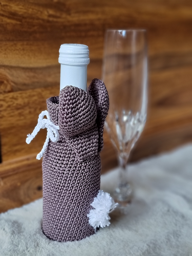 Blog-Inhaltsbild für 'Kostenlose Häkelanleitung Mini Oster-Sektflaschenanzug'