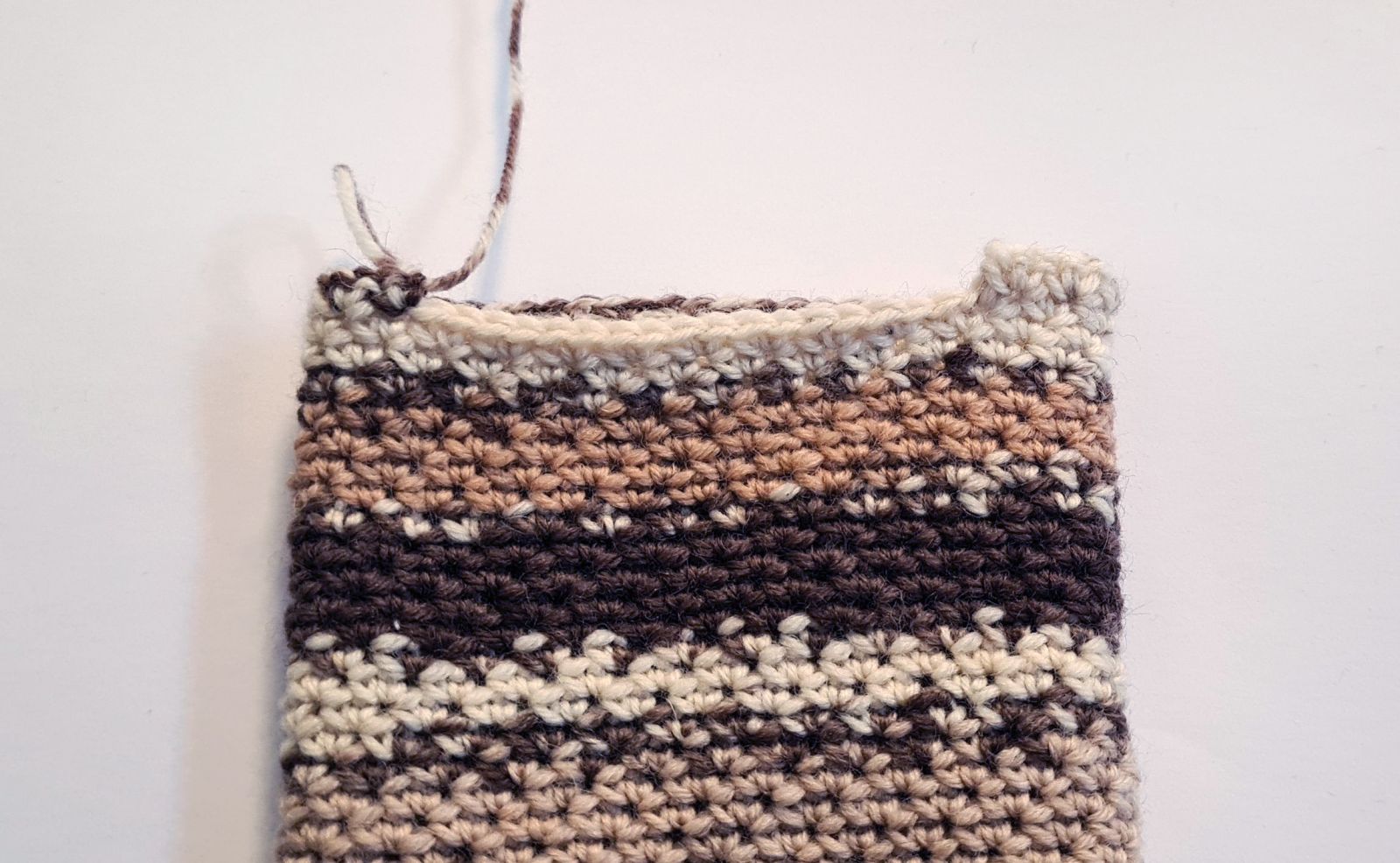 Blog-Inhaltsbild für 'Kostenlose Häkelanleitung Ringelsocken Gr. 36-43'