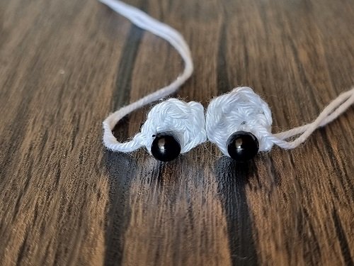 Blog-Inhaltsbild für 'Kostenlose Häkelanleitung für einen Weihnachtsbaum Schlüsselanhänger '