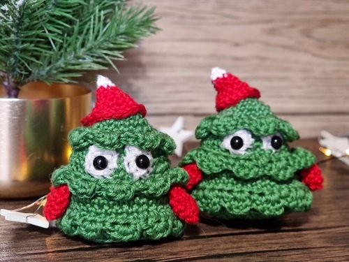 Blog-Inhaltsbild für 'Kostenlose Häkelanleitung für einen Weihnachtsbaum Schlüsselanhänger '