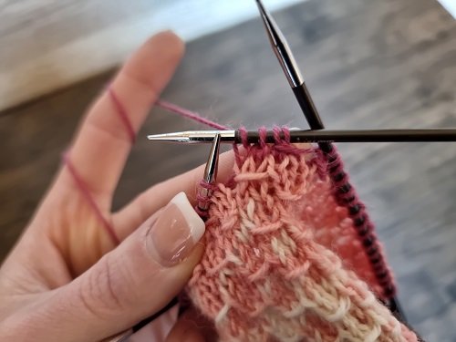 Blog-Inhaltsbild für 'Kostenlose Strickanleitung für Norwegersocken'