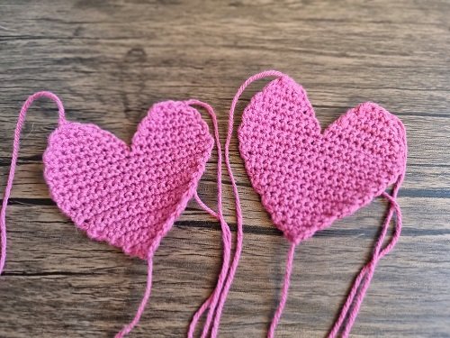 Blog-Inhaltsbild für 'Kostenlose Häkelanleitung für ein Valentinstagsherz'