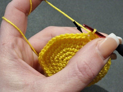 Blog-Inhaltsbild für 'Kostenlose Häkelanleitung Küken Eierbecher'