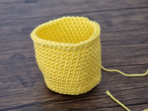 Blog-Inhaltsbild für 'Kostenlose Häkelanleitung Küken Eierbecher'