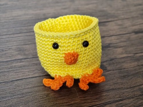 Blog-Inhaltsbild für 'Kostenlose Häkelanleitung Küken Eierbecher'