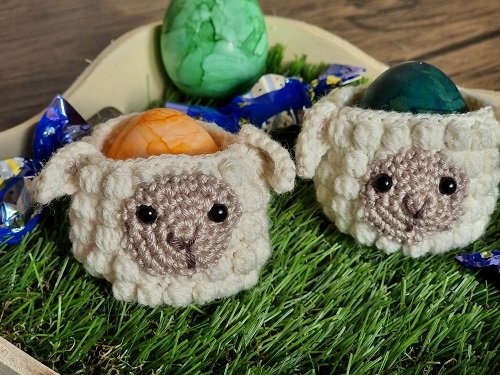 Blog-Inhaltsbild für 'Kostenlose Häkelanleitung Schäfchen Eierbecher'