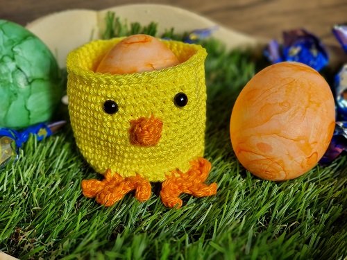 Blog-Inhaltsbild für 'Kostenlose Häkelanleitung Küken Eierbecher'