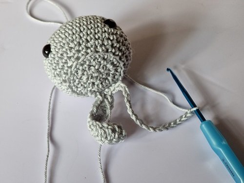 Blog-Inhaltsbild für 'Kostenlose Häkelanleitung Kleine Krake Karlos'