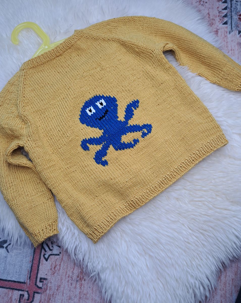 Blog-Inhaltsbild für 'Gratis Anleitung für einen Oktopus Pullover in 3 Größen'