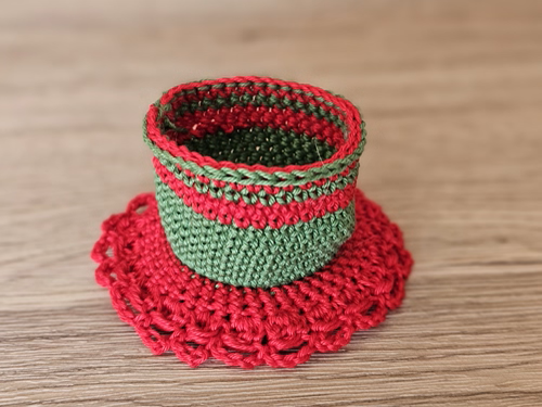 Blog-Inhaltsbild für 'Kostenlose Häkelanleitung Eierbecher'