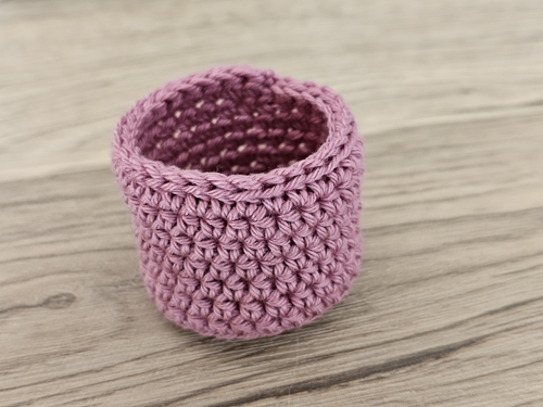 Blog-Inhaltsbild für 'Kostenlose Häkelanleitung Frühlings Eierbecher'