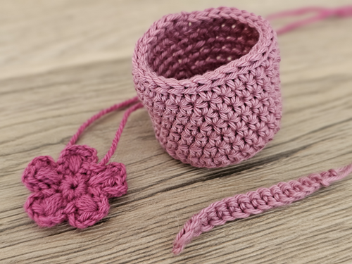 Blog-Inhaltsbild für 'Kostenlose Häkelanleitung Frühlings Eierbecher'