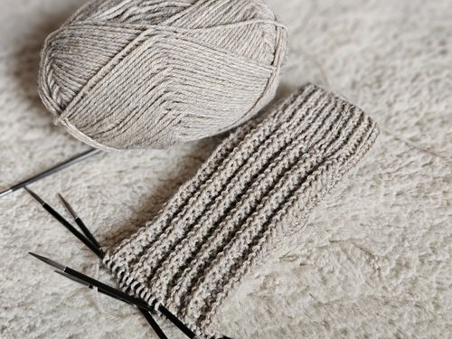 Blog-Inhaltsbild für 'Kostenlose Strickanleitung für Kuschelsocken'