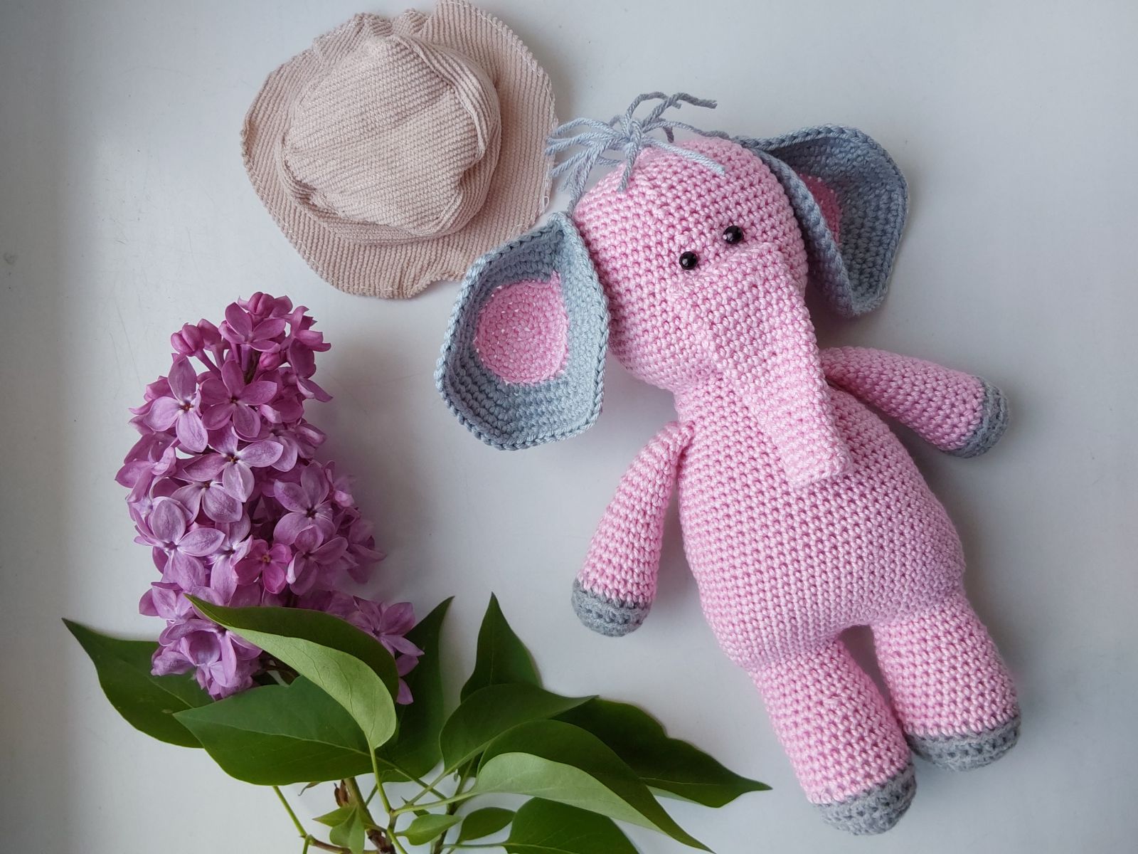 Blog content image for 'Free Crochet Pattern for Elephant Amigurumi'