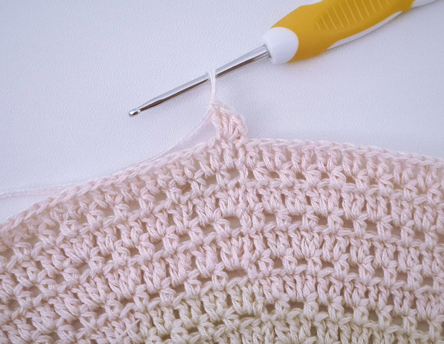 Blog-Inhaltsbild für 'Kostenlose Häkelanleitung Sommerkleid Gr. 86-48'