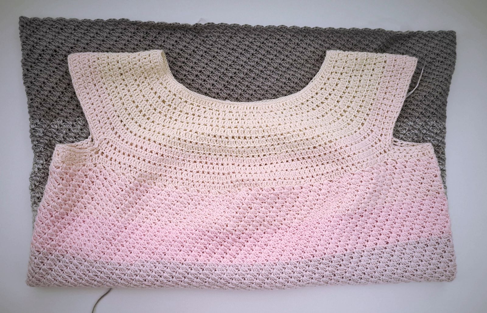 Blog-Inhaltsbild für 'Kostenlose Häkelanleitung Sommerkleid Gr. 86-48'