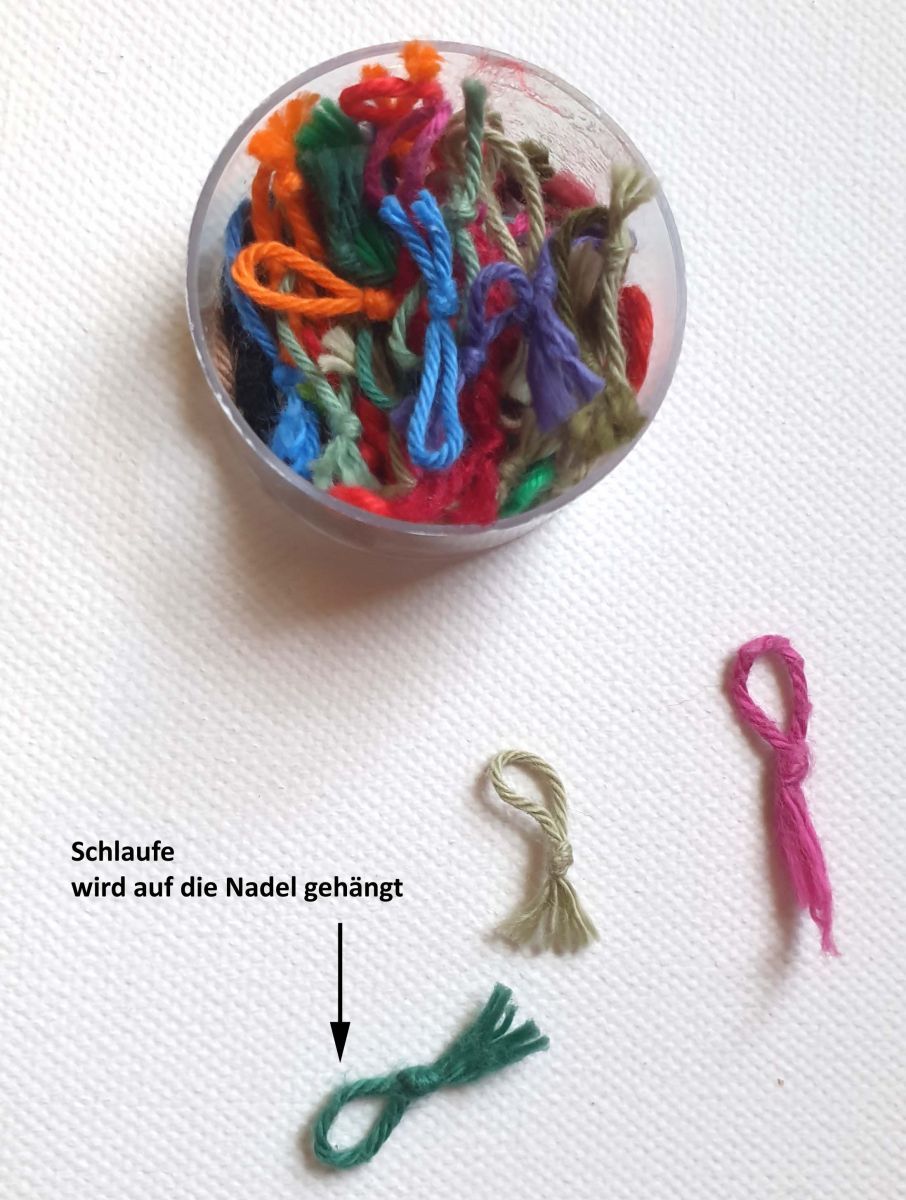 Blog-Inhaltsbild für 'kostenlose Strickanleitung Untersetzer Motiv „Doglove / Catlove“ mit Pfotenabdruck gratis Anleitung zum Stricken für Anfänger ideal für Wollreste'