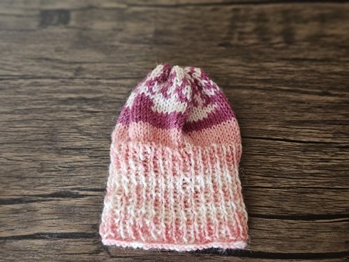 Blog-Inhaltsbild für 'Kostenlose Strickanleitung Weinflaschen Winteranzug'