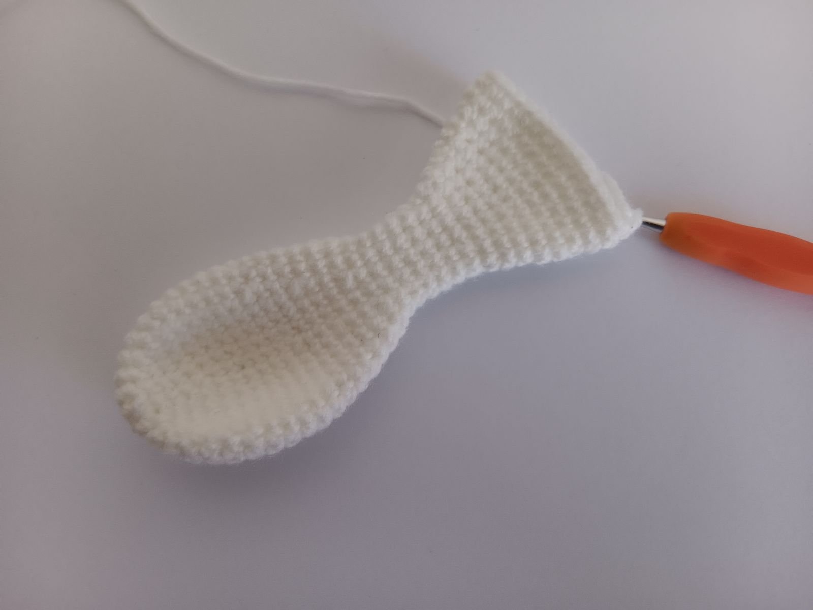 Blog-Inhaltsbild für 'Biene häkeln. Kostenlose Häkelanleitung für Schlüsselanhänger Biene'