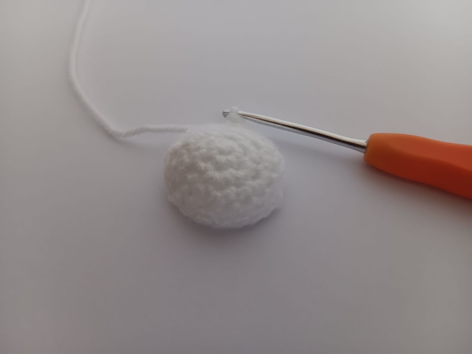 Blog-Inhaltsbild für 'Osterdeko häkeln. Kostenlose Häkelanleitung für Hasenwichtel'