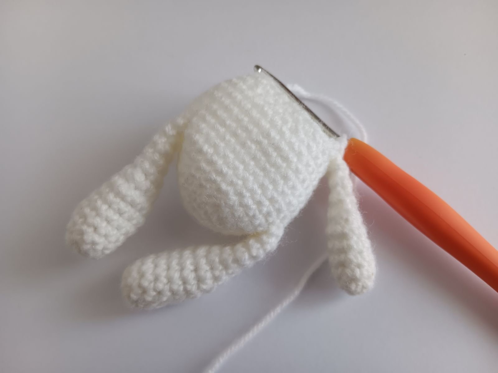 Blog-Inhaltsbild für 'Kostenlose Anleitung: Süßes Häschen für Ostern häkeln'