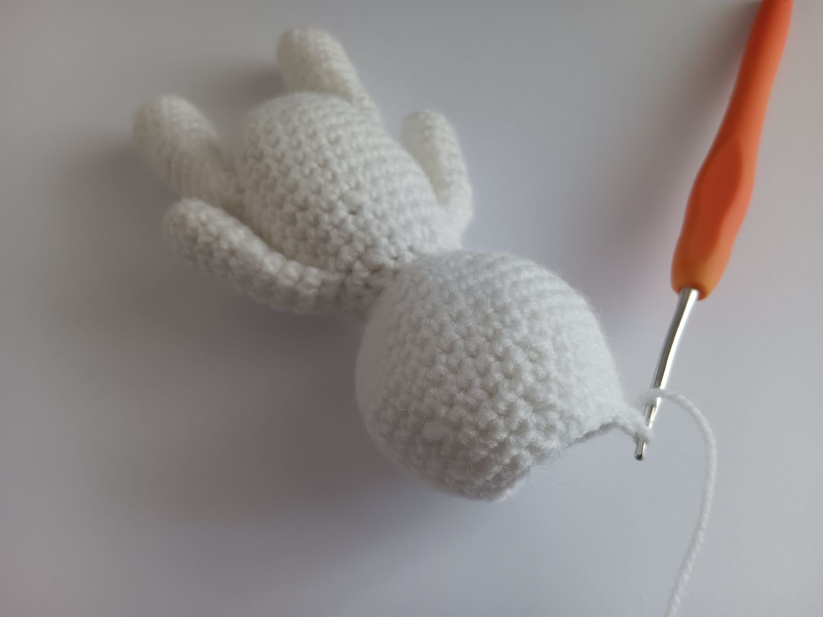 Blog-Inhaltsbild für 'Kostenlose Anleitung: Süßes Häschen für Ostern häkeln'