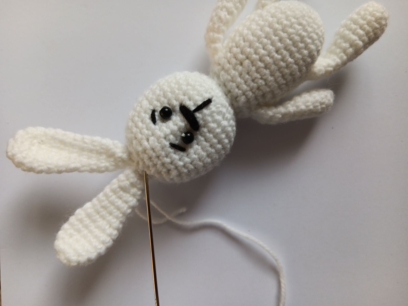 Blog-Inhaltsbild für 'Kostenlose Anleitung: Süßes Häschen für Ostern häkeln'