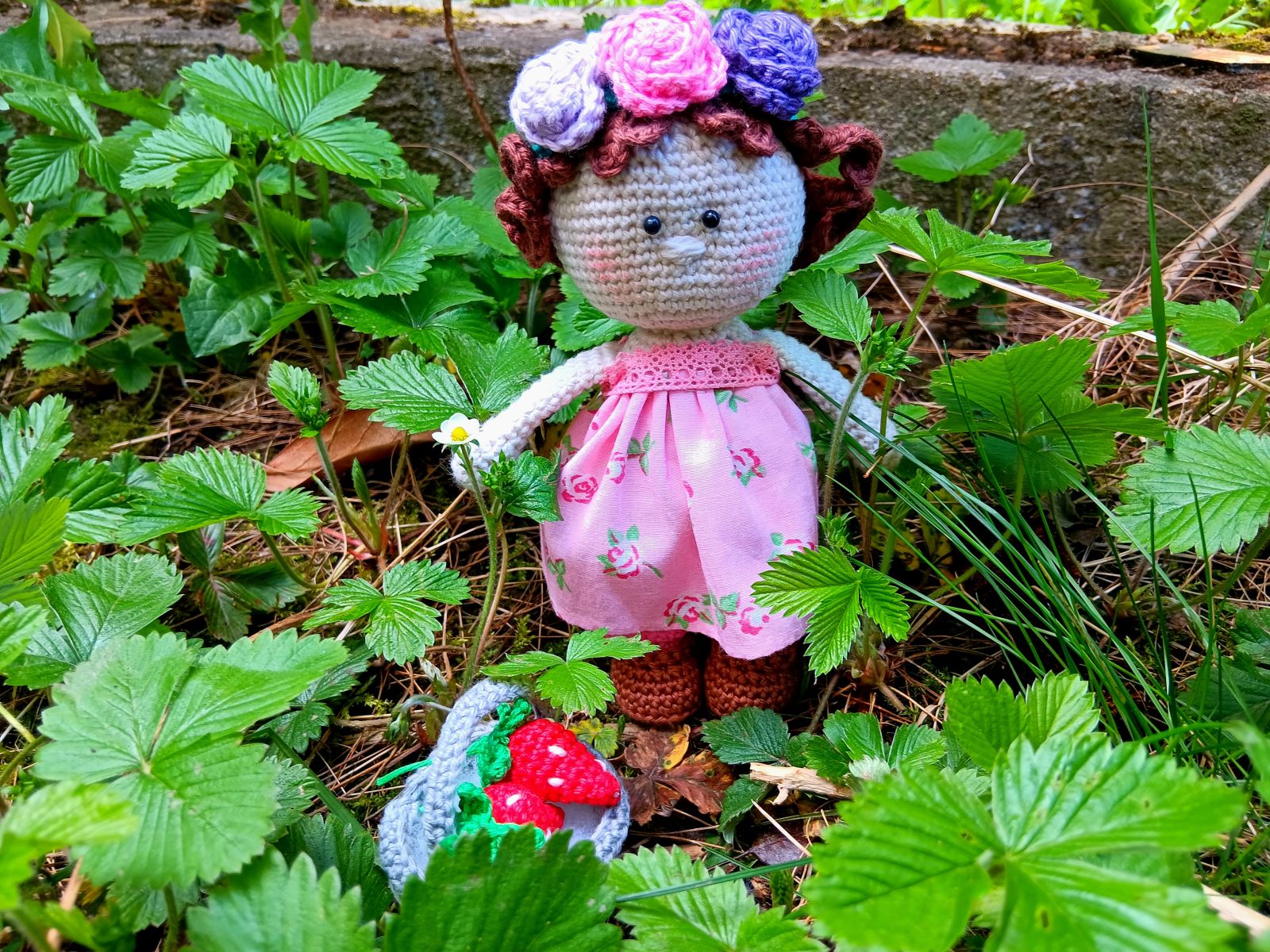 Blog-Inhaltsbild für 'Puppe häkeln. Kostenlose Häkelanleitung für Puppe mit Hasenmütze'