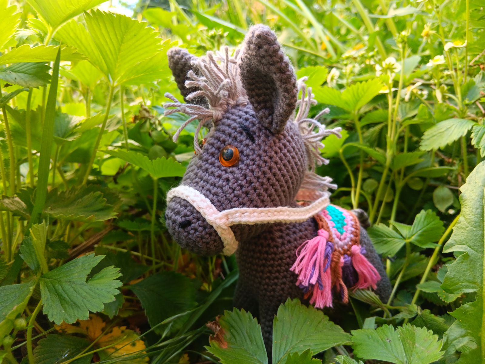 Blog-Inhaltsbild für 'Schritt-für-Schritt Anleitung: Esel häkeln. Kostenlose Häkelanleitung'