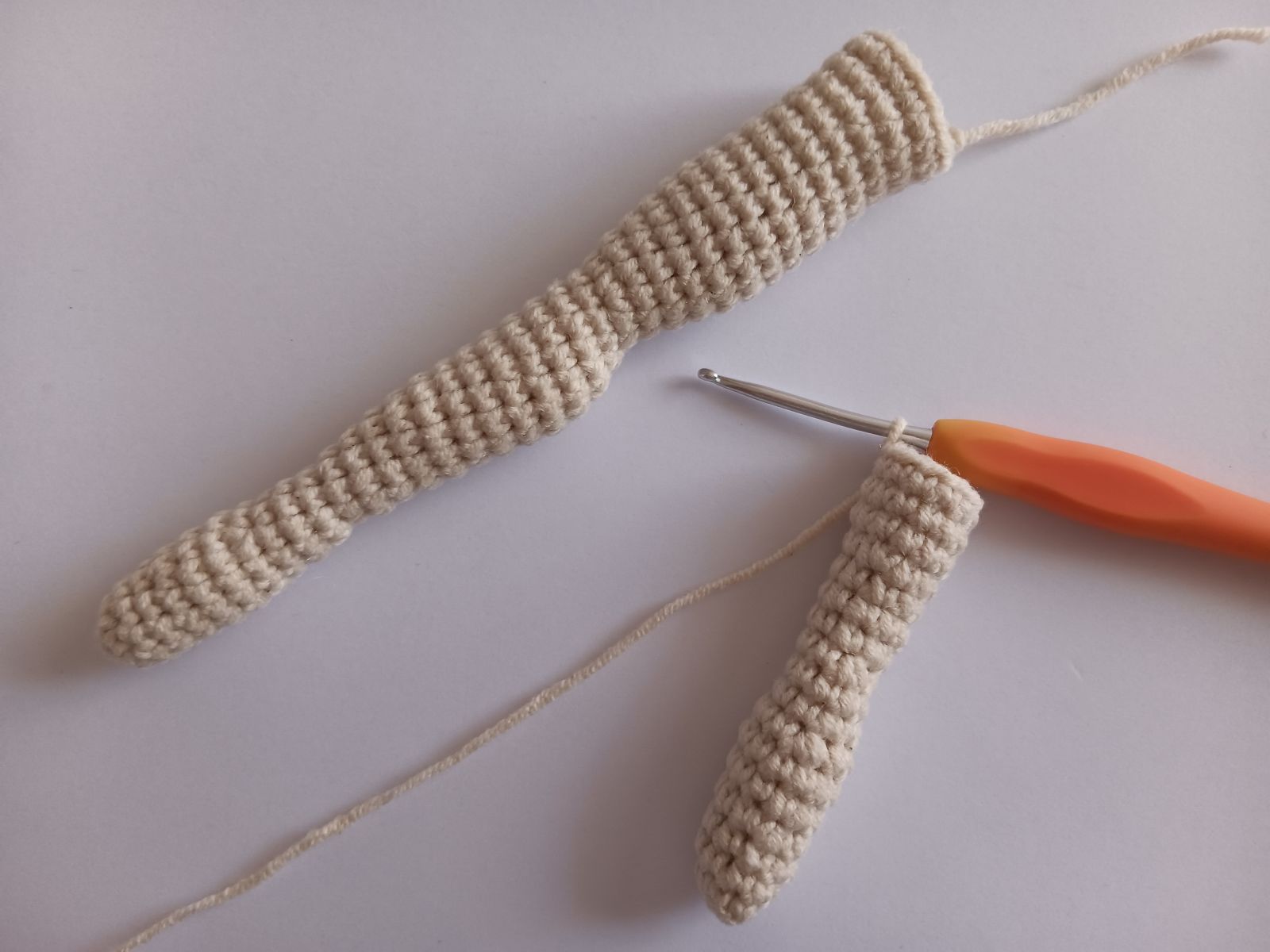 Blog-Inhaltsbild für 'Puppe häkeln. Kostenlose Häkelanleitung für Puppe mit Hasenmütze'