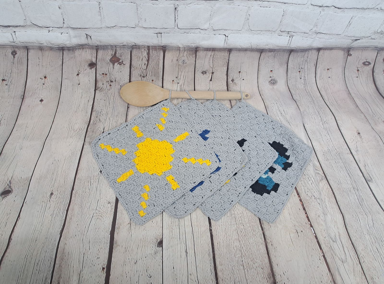 Blog-Inhaltsbild für 'Sommerliche Topflappen selbst häkeln – gratis C2C-Häkelanleitung'