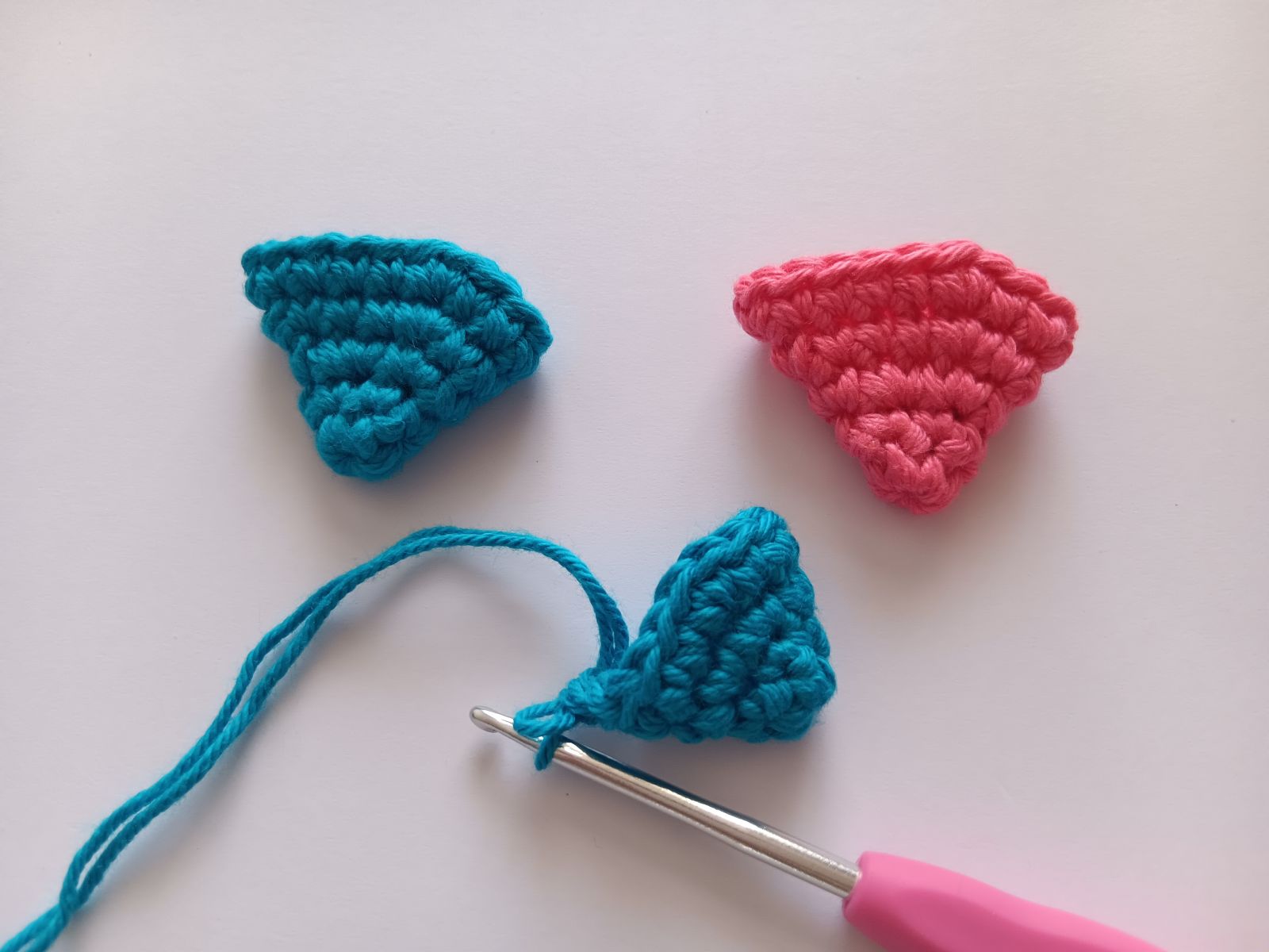 Blog-Inhaltsbild für 'Kostenlose Häkelanleitung für Dino Lulu'