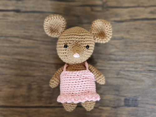 Blog-Inhaltsbild für 'Kostenlose Häkelanleitung für die Maus Mathilda'