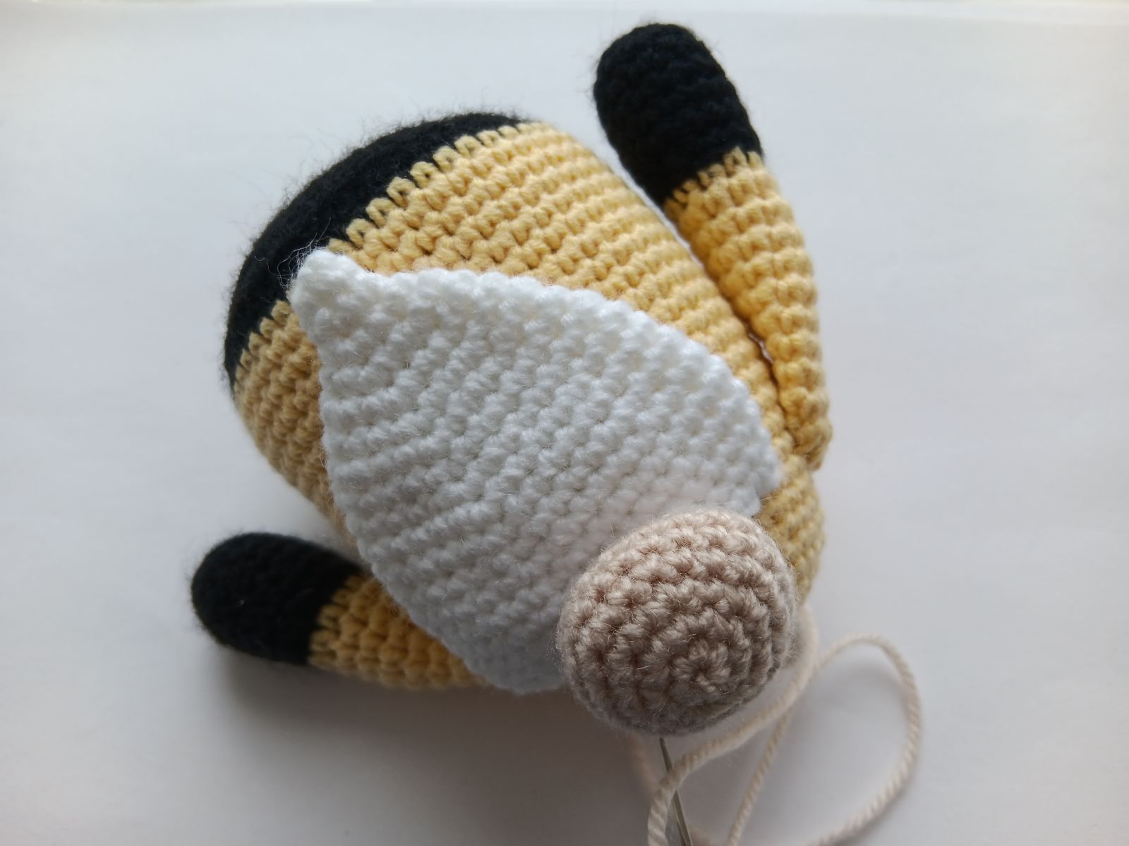 Blog-Inhaltsbild für 'Wichtel häkeln. Kostenlose Häkelanleitung für Bienenwichtel'