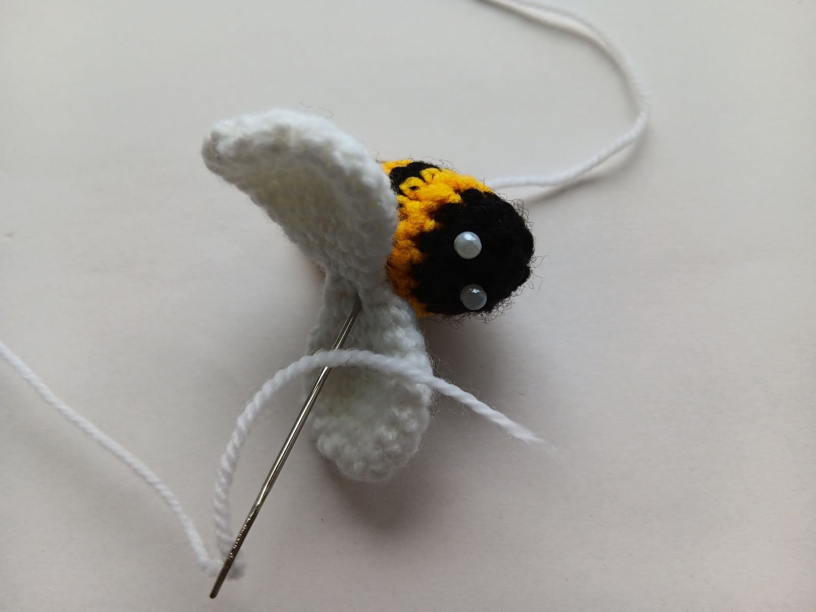 Blog-Inhaltsbild für 'Wichtel häkeln. Kostenlose Häkelanleitung für Bienenwichtel'