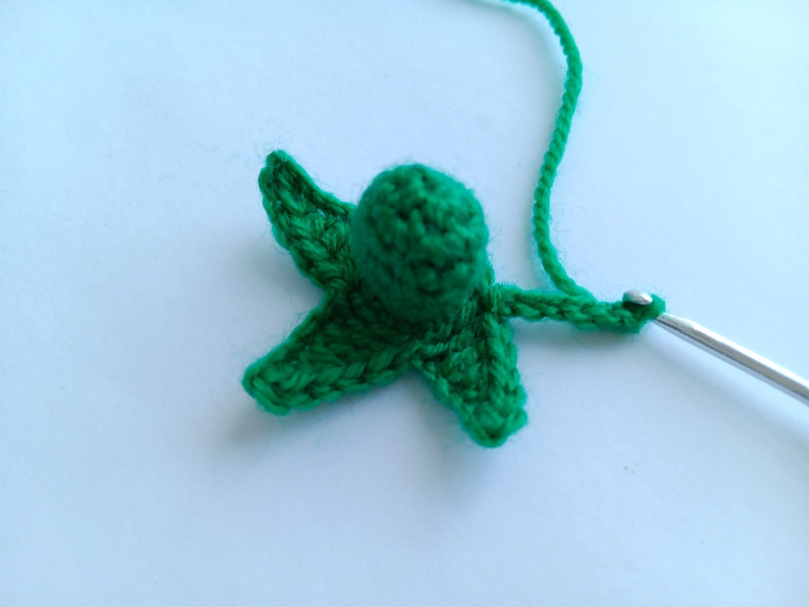 Blog-Inhaltsbild für 'Kostenlose Häkelanleitung für Erdbeer Wichtel'