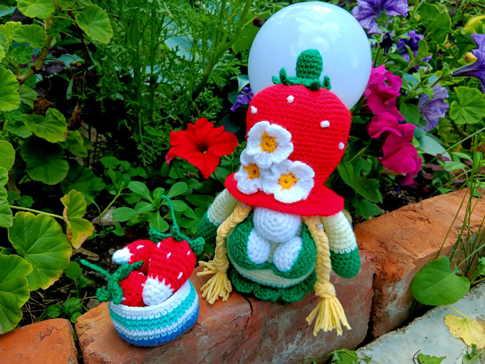 Blog-Inhaltsbild für 'Wichtel häkeln. Kostenlose Häkelanleitung für Karottenwichtel'