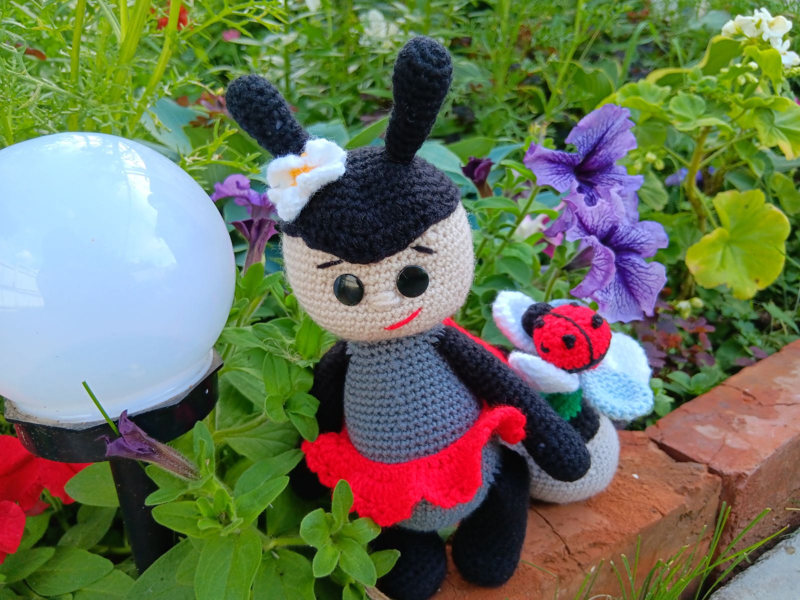 Blog content image for 'Free Crochet Pattern for Ladybug'