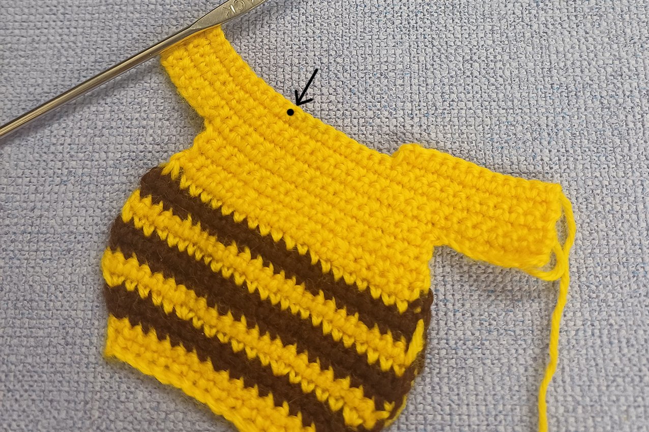 Blog content image for 'Bee dress for a small doll'